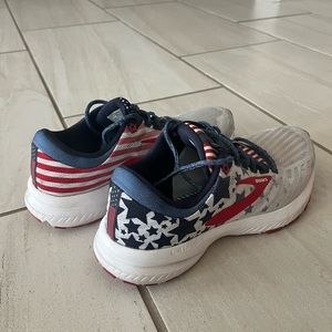 BROOKS LAUNCH American Flag Shoes